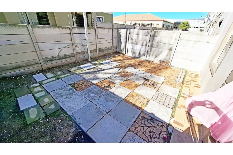 2 Bedroom Property for Sale in Guldenland Western Cape